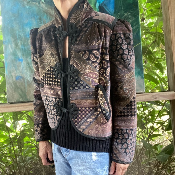 Frances Henaghan paisley brown with gold accents Victorian style velour jacket. - Picture 6 of 16